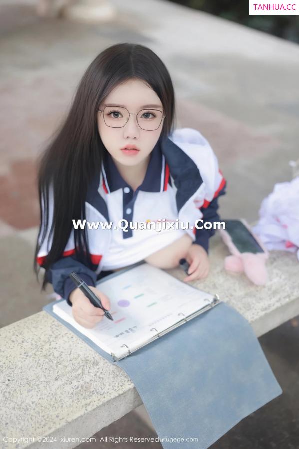   [XiuRen]高清写真图 2024.04.02 No.8335 小薯条nienie 美臀性感第14张图片